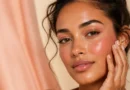 maquiagem leve com blush cremoso e pele iluminada