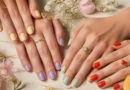 mãos com cores de esmalte tendência para a primavera 2026