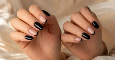 unhas decoradas simples pretas com francesinha
