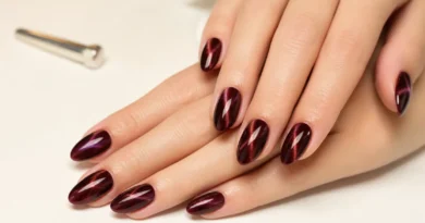 unhas olho de gato em tom vinho com efeito magnético