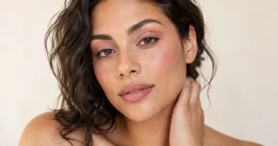 maquiagem aquarela com blush rosado translúcido e sombra lilás suave